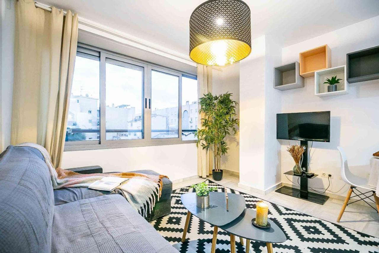 Carlos Haya Beautiful Apartment With Parking 马拉加 外观 照片