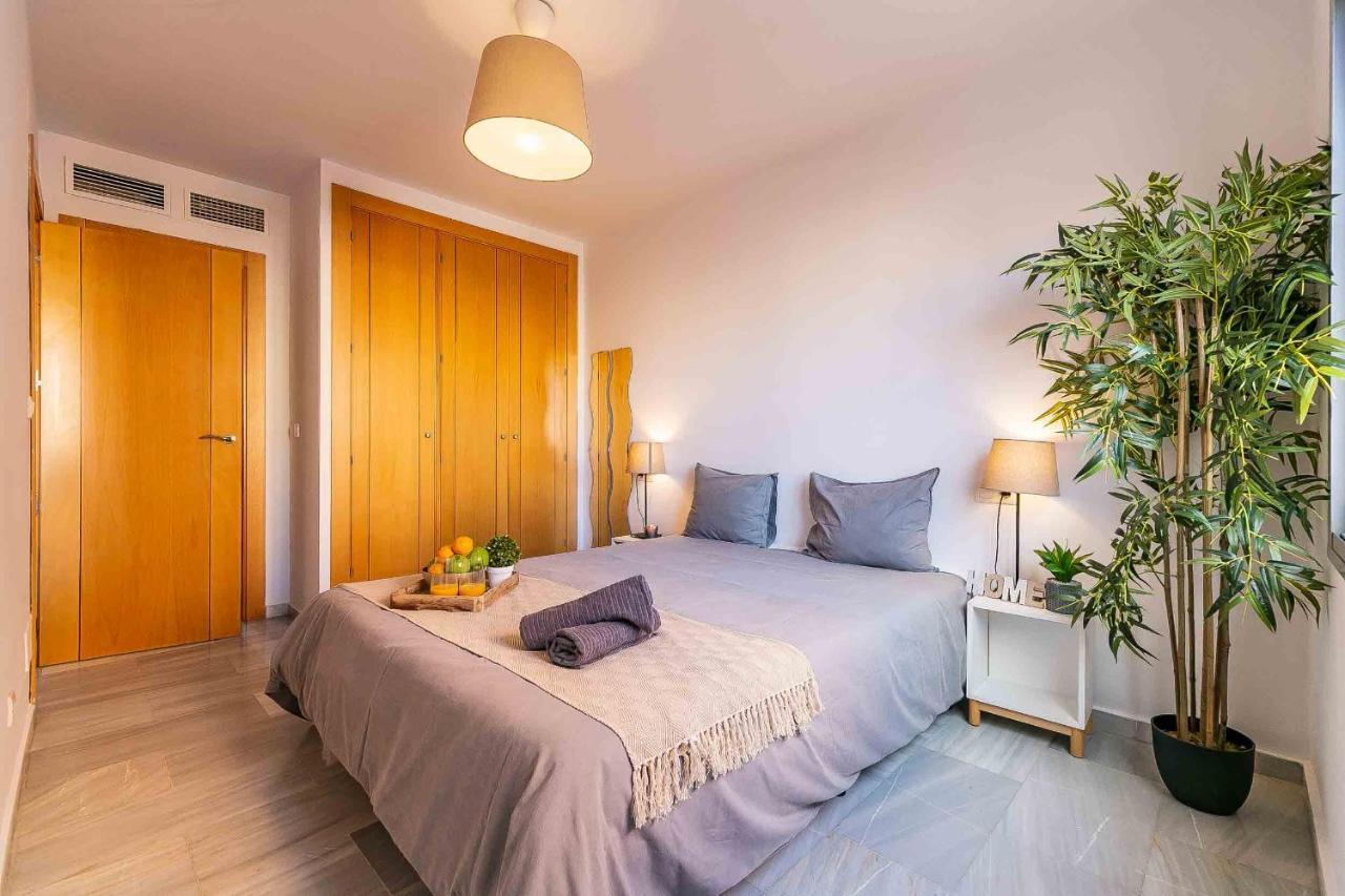 Carlos Haya Beautiful Apartment With Parking 马拉加 外观 照片