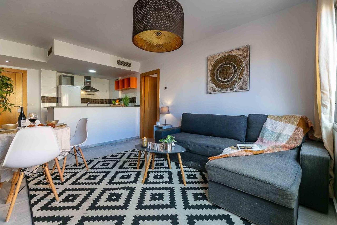 Carlos Haya Beautiful Apartment With Parking 马拉加 外观 照片