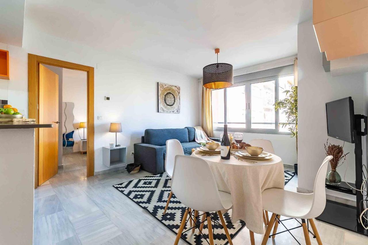 Carlos Haya Beautiful Apartment With Parking 马拉加 外观 照片