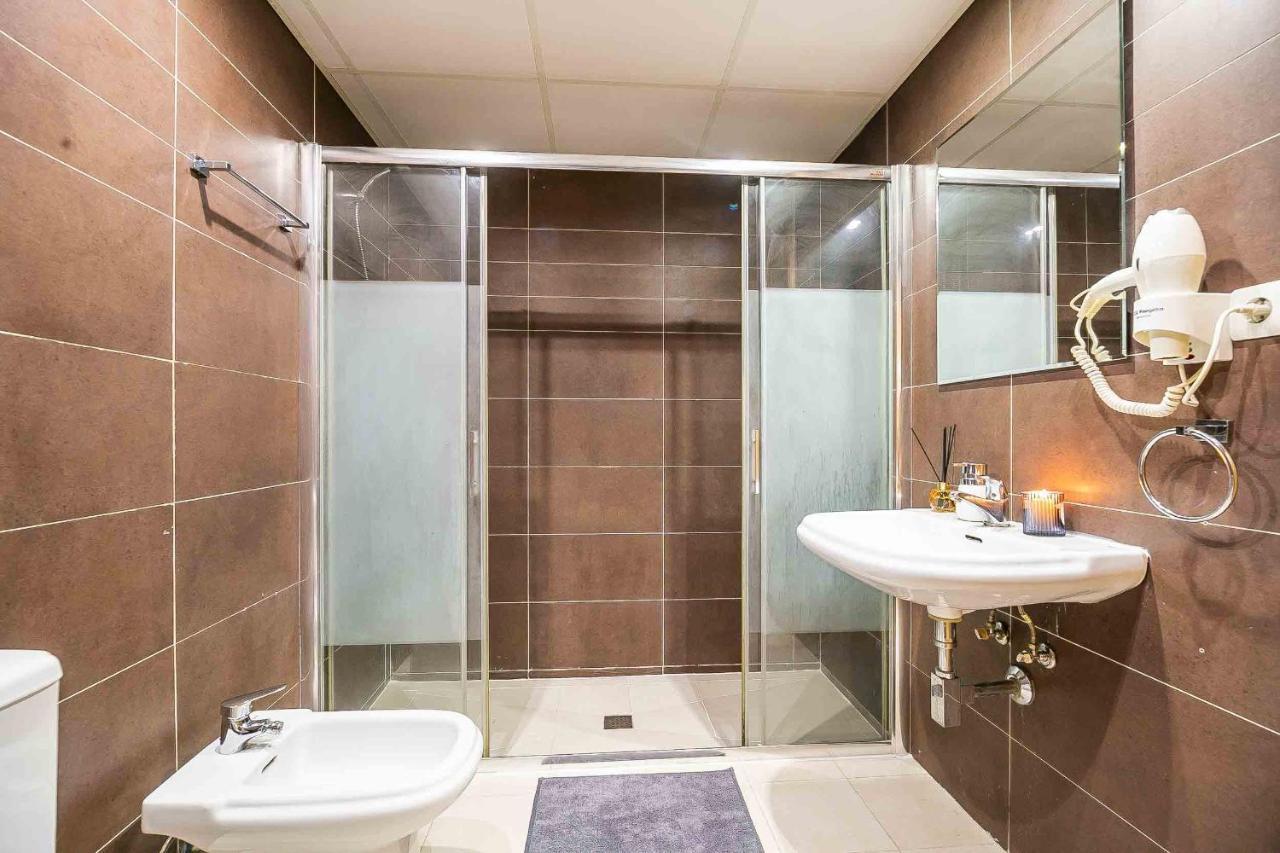 Carlos Haya Beautiful Apartment With Parking 马拉加 外观 照片