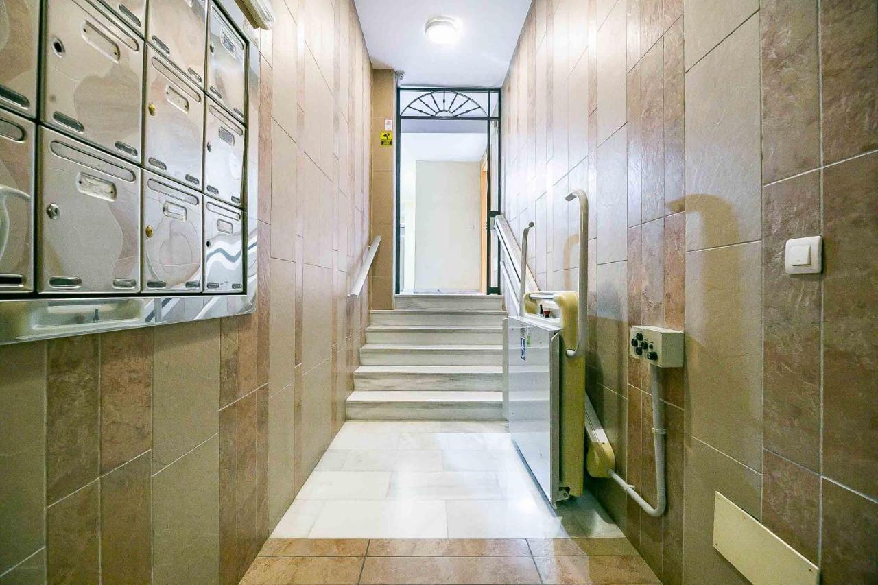 Carlos Haya Beautiful Apartment With Parking 马拉加 外观 照片